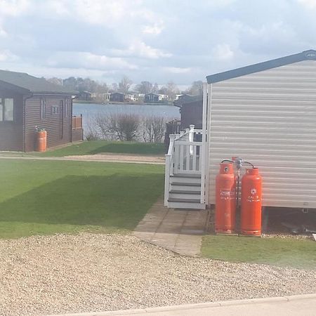 Ksr Hot Tub Holiday Home At Tattershall Lakes Buitenkant foto