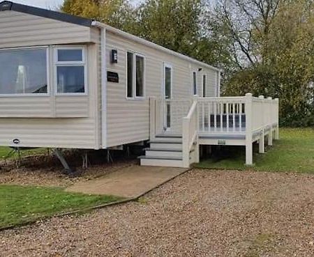 Ksr Hot Tub Holiday Home At Tattershall Lakes Buitenkant foto