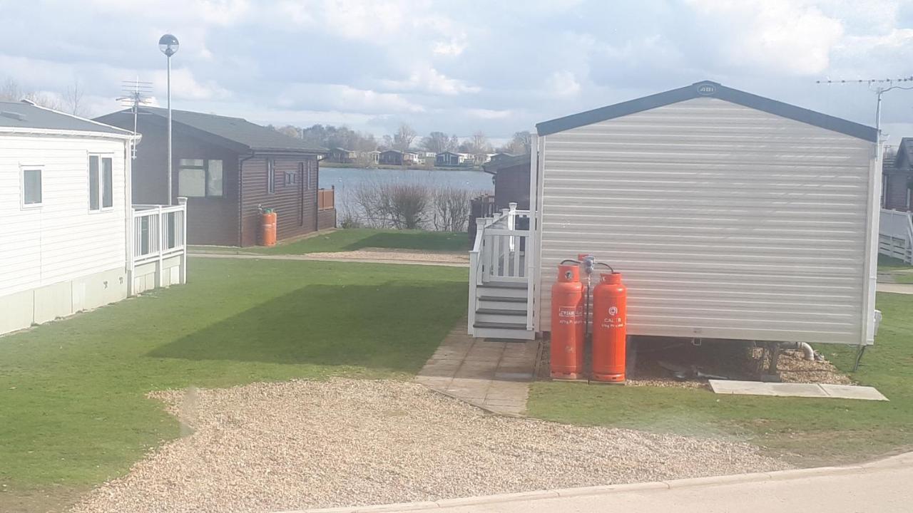 Ksr Hot Tub Holiday Home At Tattershall Lakes Buitenkant foto