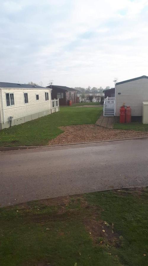Ksr Hot Tub Holiday Home At Tattershall Lakes Buitenkant foto